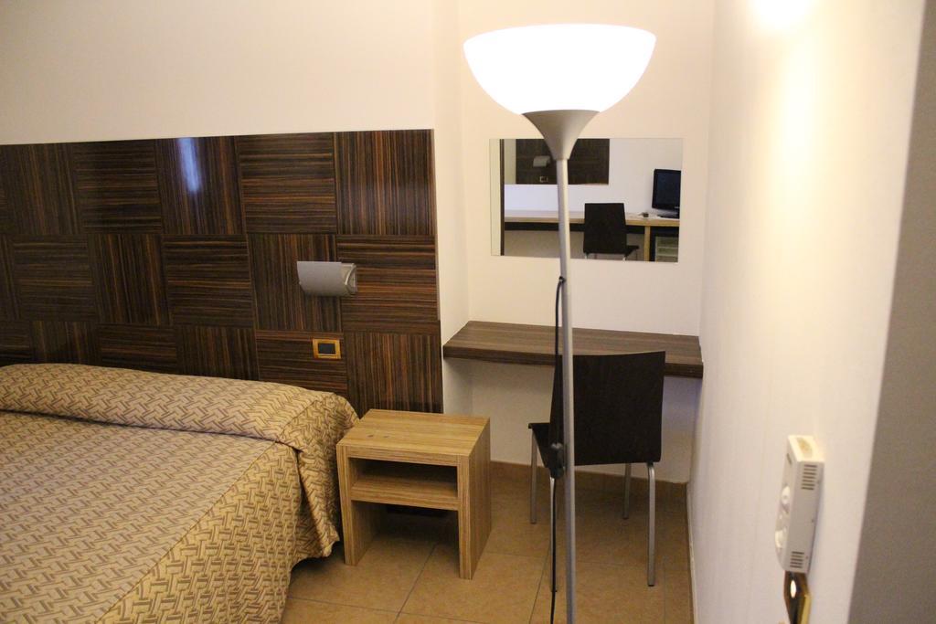 Hotel Riverside Modena Dış mekan fotoğraf